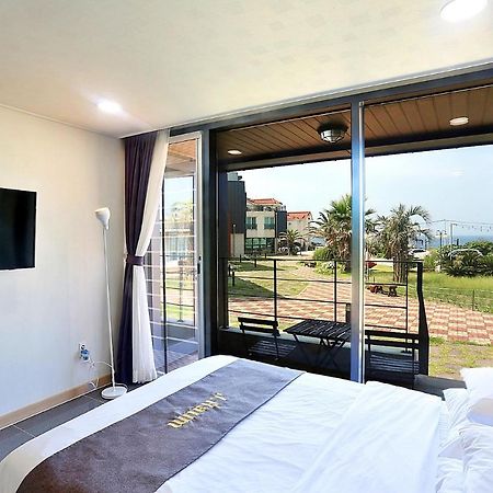 J Raum Resort Seogwipo Bagian luar foto