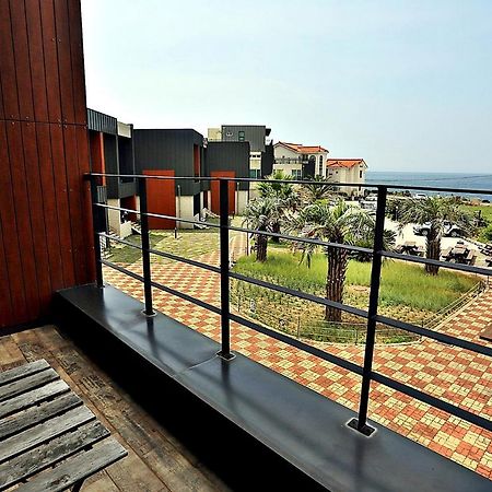 J Raum Resort Seogwipo Bagian luar foto
