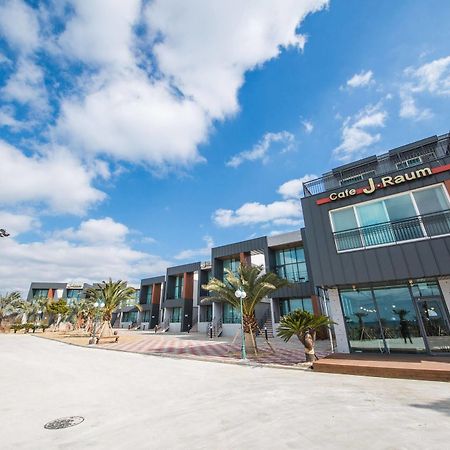 J Raum Resort Seogwipo Bagian luar foto