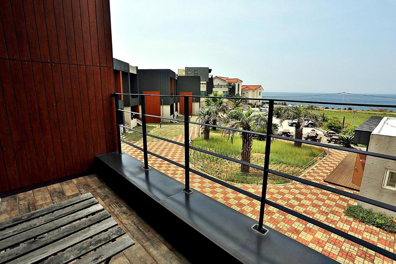 J Raum Resort Seogwipo Bagian luar foto