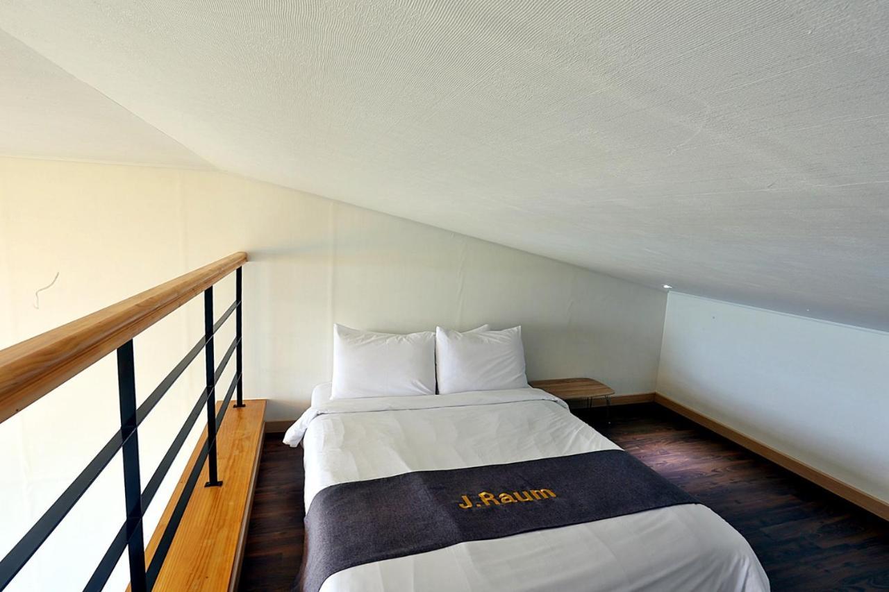 J Raum Resort Seogwipo Bagian luar foto