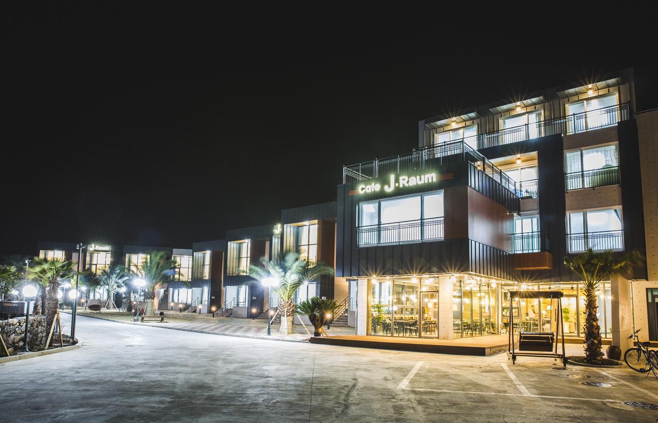 J Raum Resort Seogwipo Bagian luar foto
