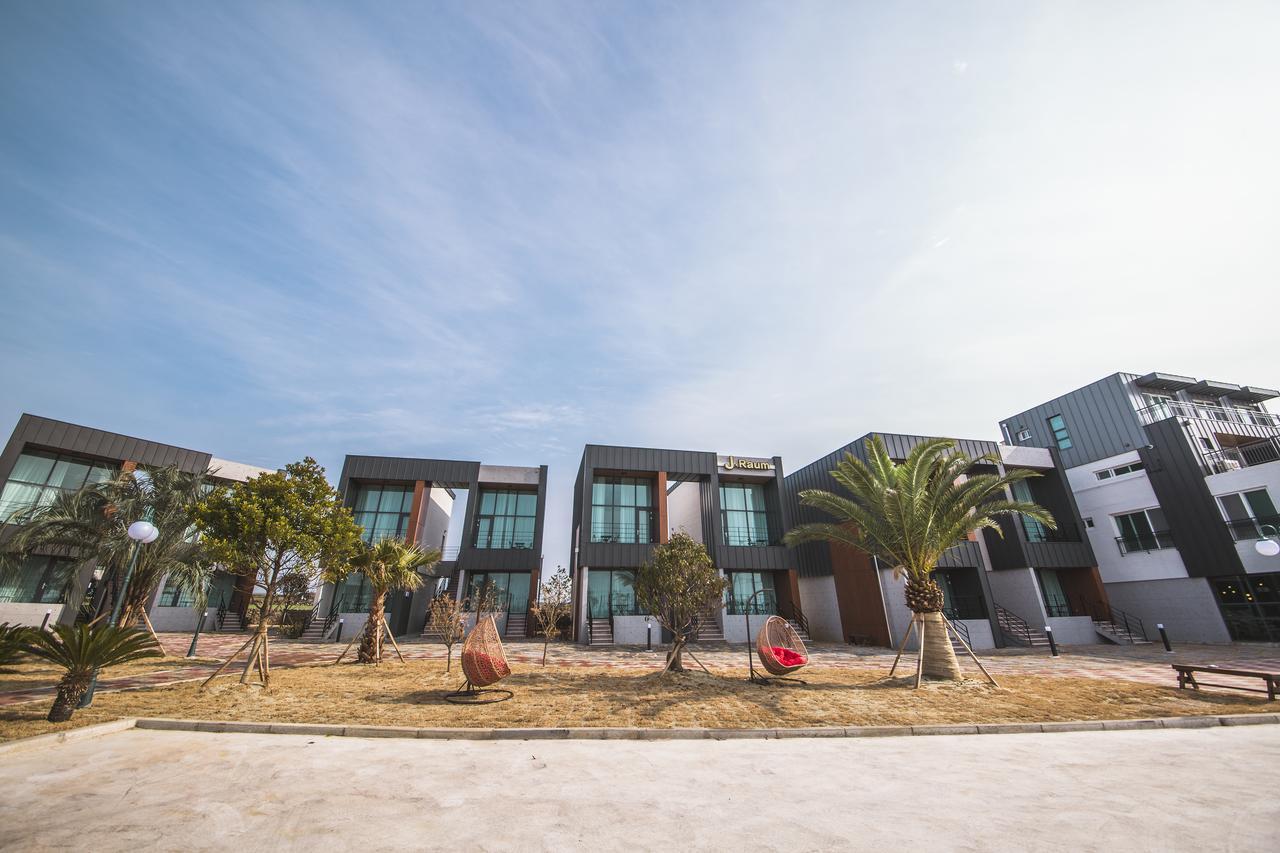 J Raum Resort Seogwipo Bagian luar foto