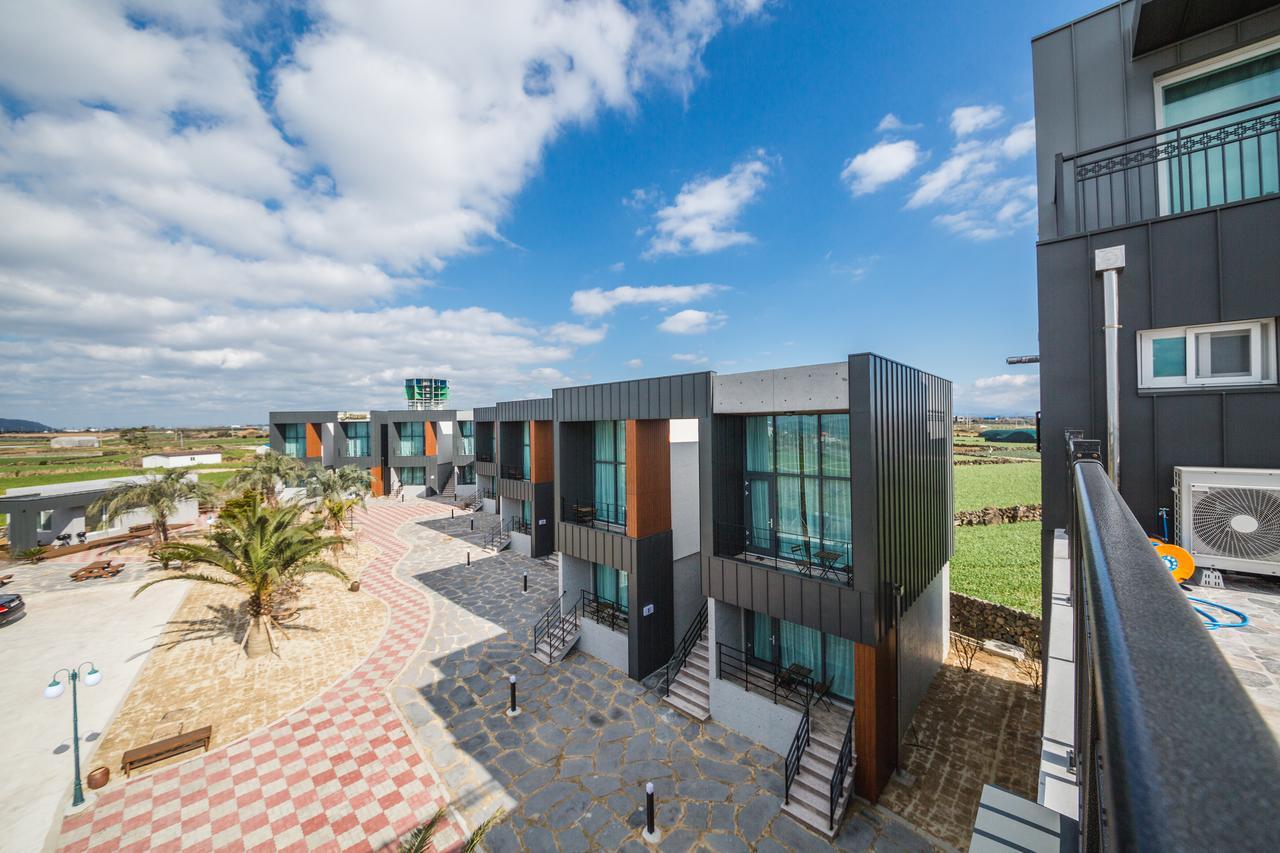 J Raum Resort Seogwipo Bagian luar foto