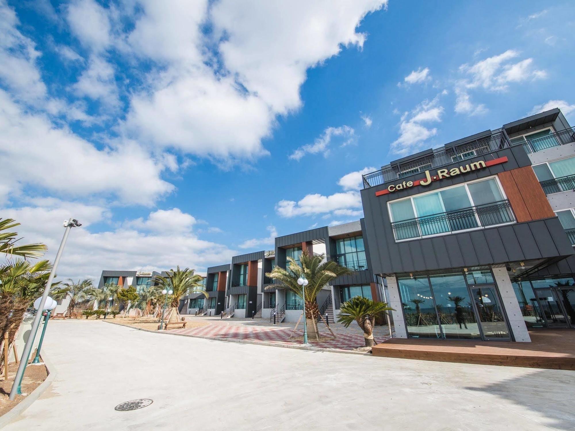 J Raum Resort Seogwipo Bagian luar foto