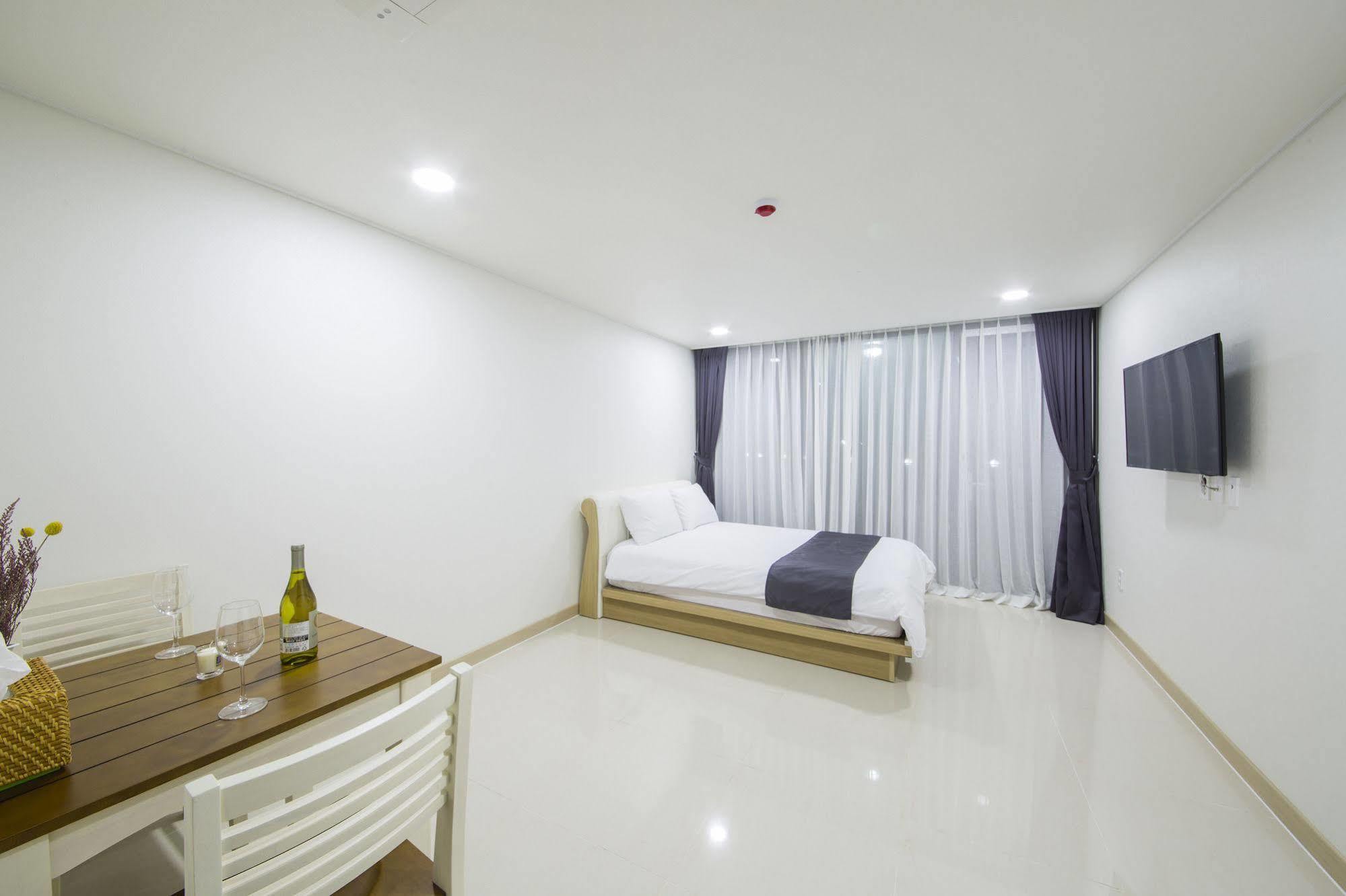 J Raum Resort Seogwipo Bagian luar foto