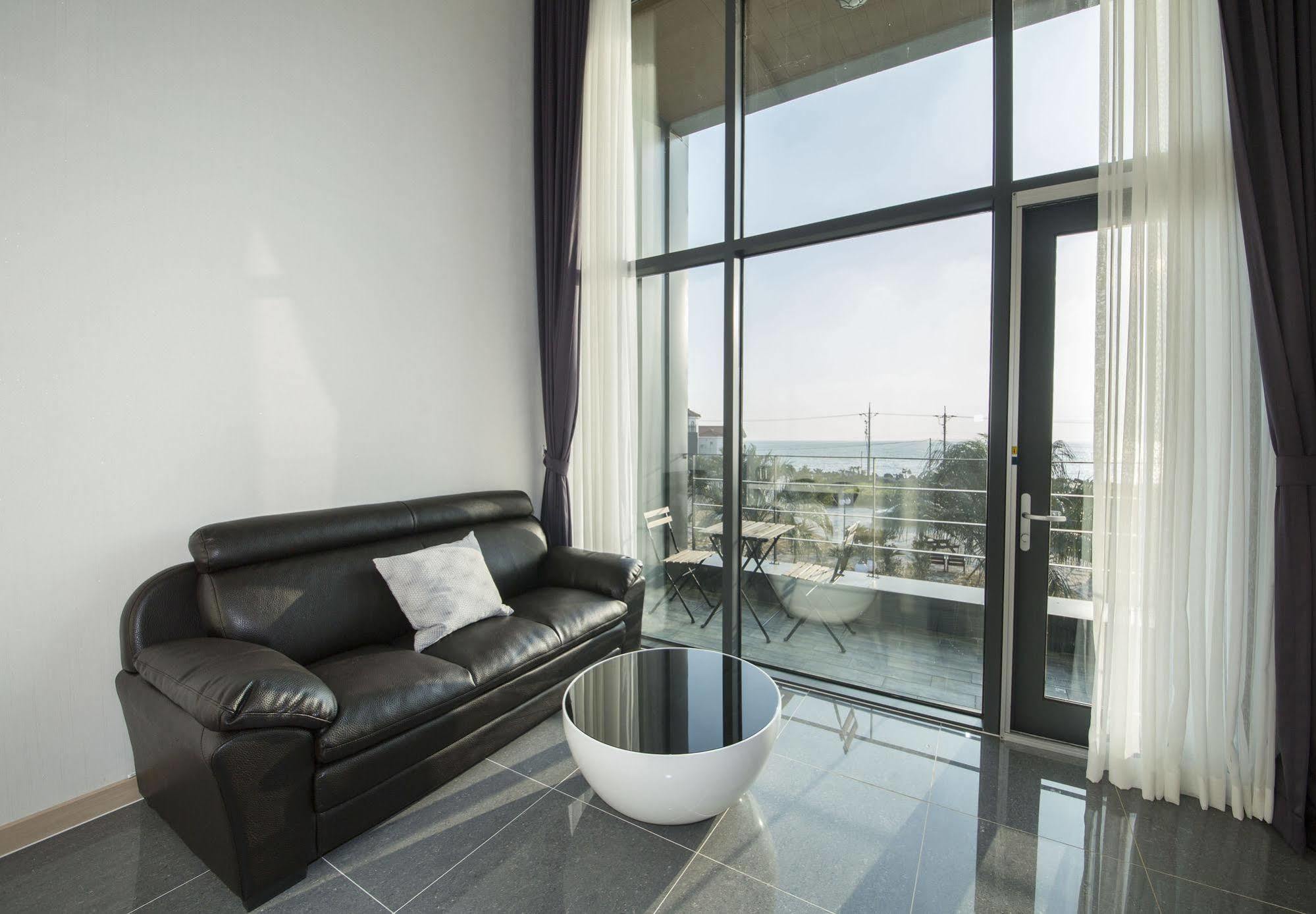J Raum Resort Seogwipo Bagian luar foto