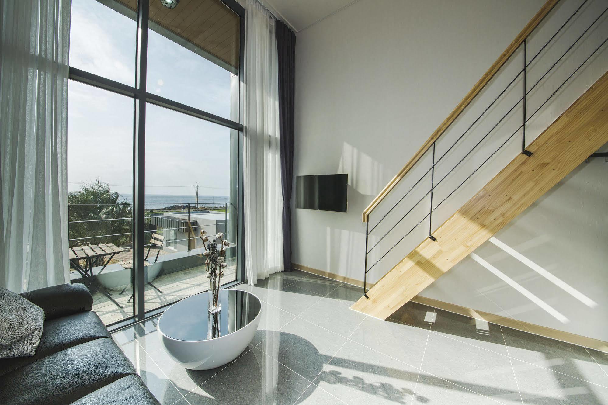 J Raum Resort Seogwipo Bagian luar foto