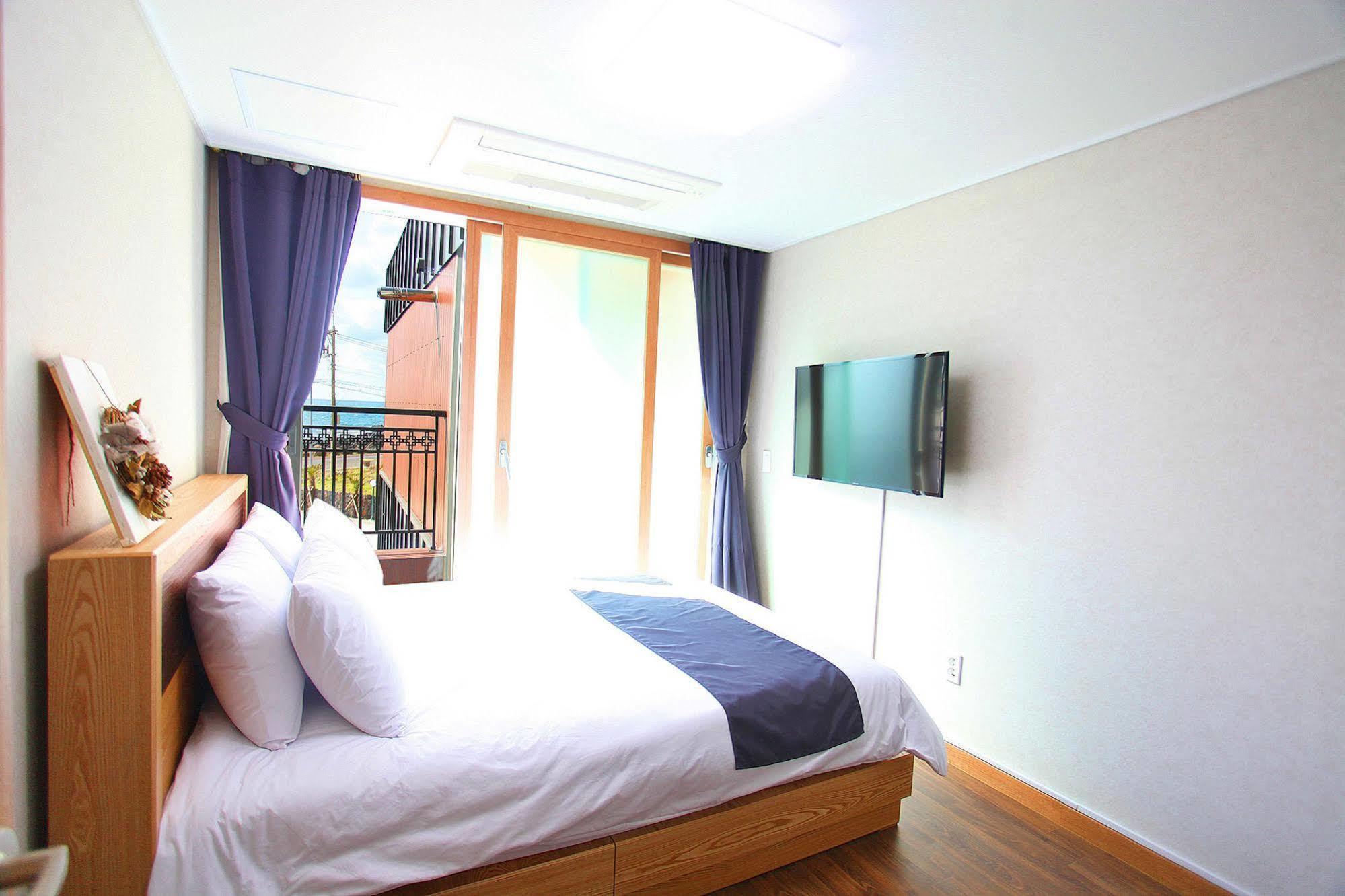 J Raum Resort Seogwipo Bagian luar foto