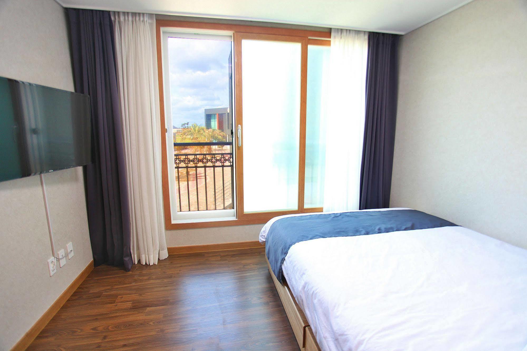 J Raum Resort Seogwipo Bagian luar foto